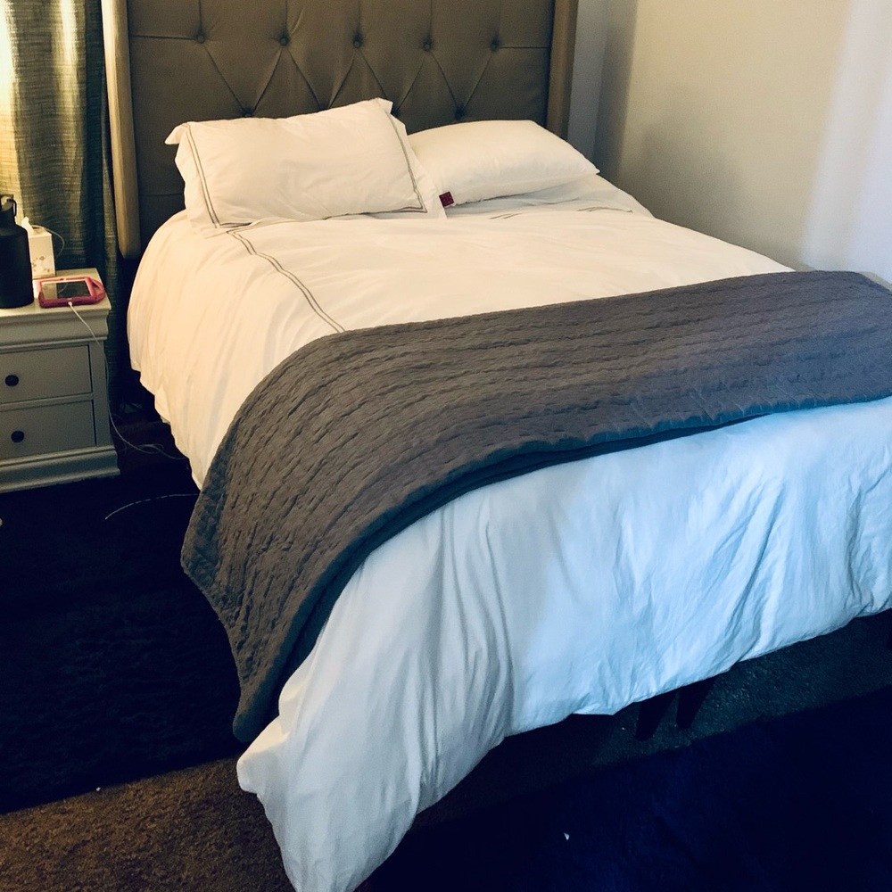 Ella Jayne Luxury Duvet Cover Set (3pc), 100% Cotton Embroidered silver